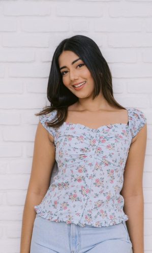 Soft Daisy Sky Top